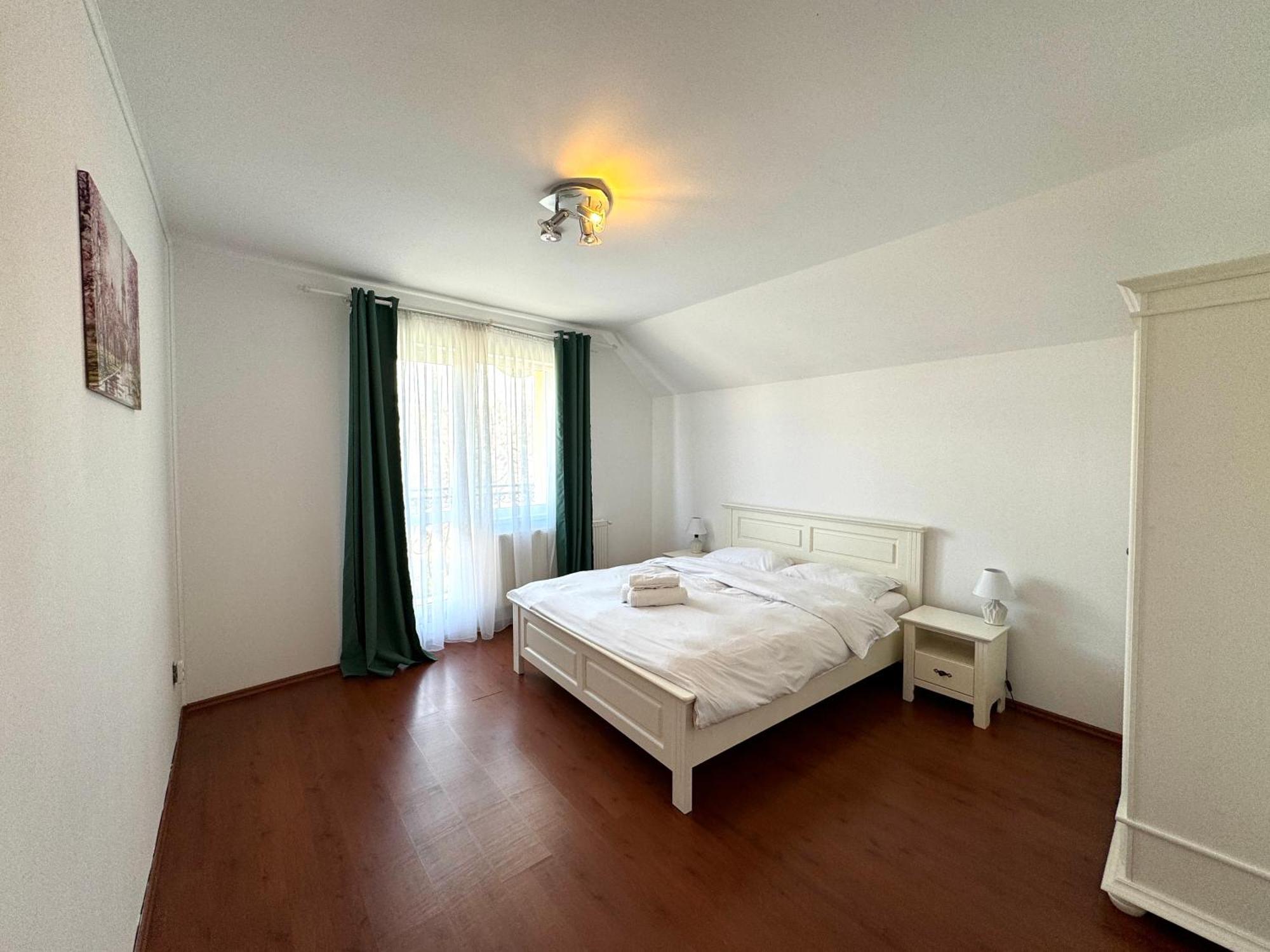 Flh - Mira Apartments Sibiu Esterno foto
