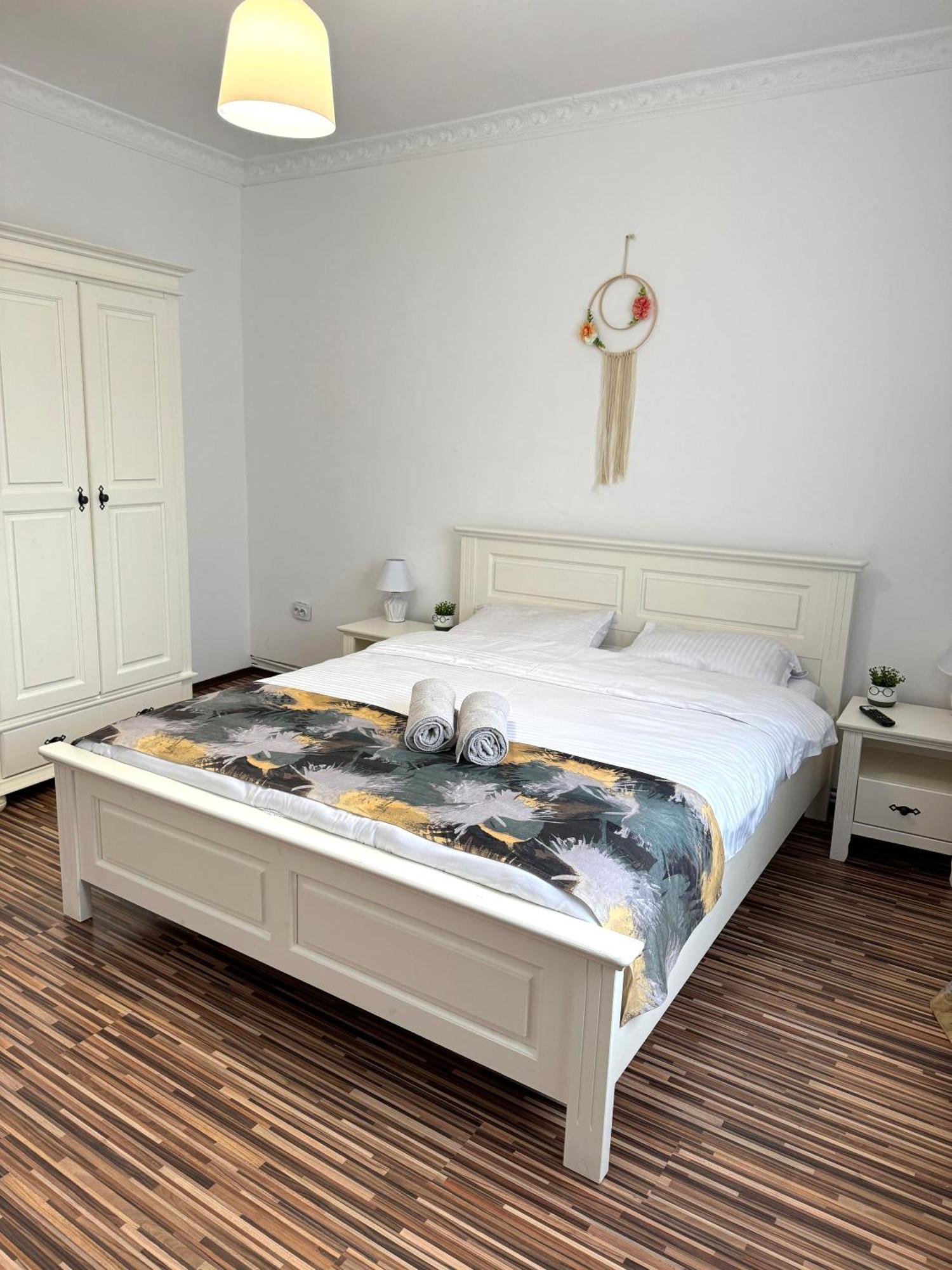 Flh - Mira Apartments Sibiu Esterno foto