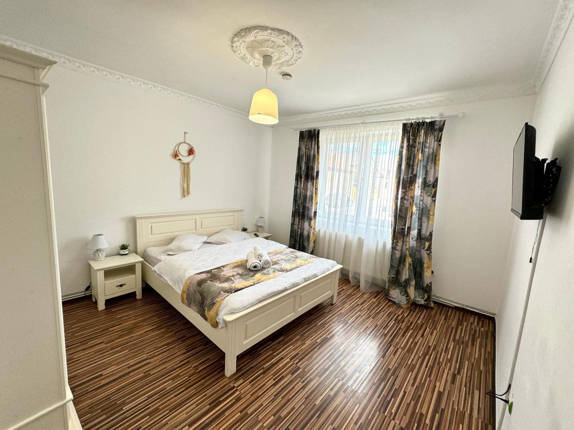 Flh - Mira Apartments Sibiu Esterno foto