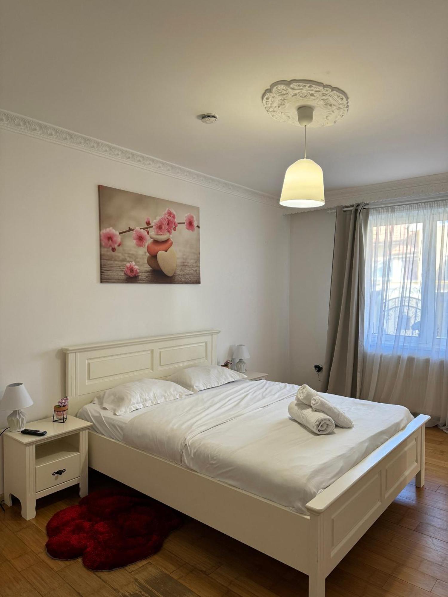 Flh - Mira Apartments Sibiu Esterno foto