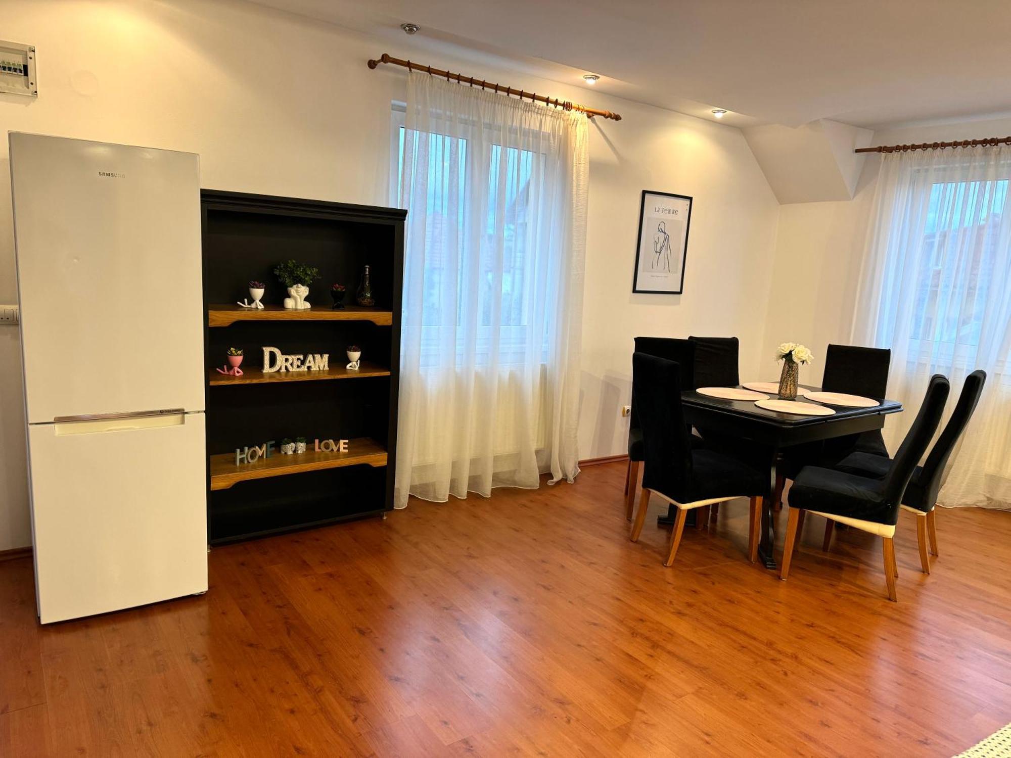 Flh - Mira Apartments Sibiu Esterno foto