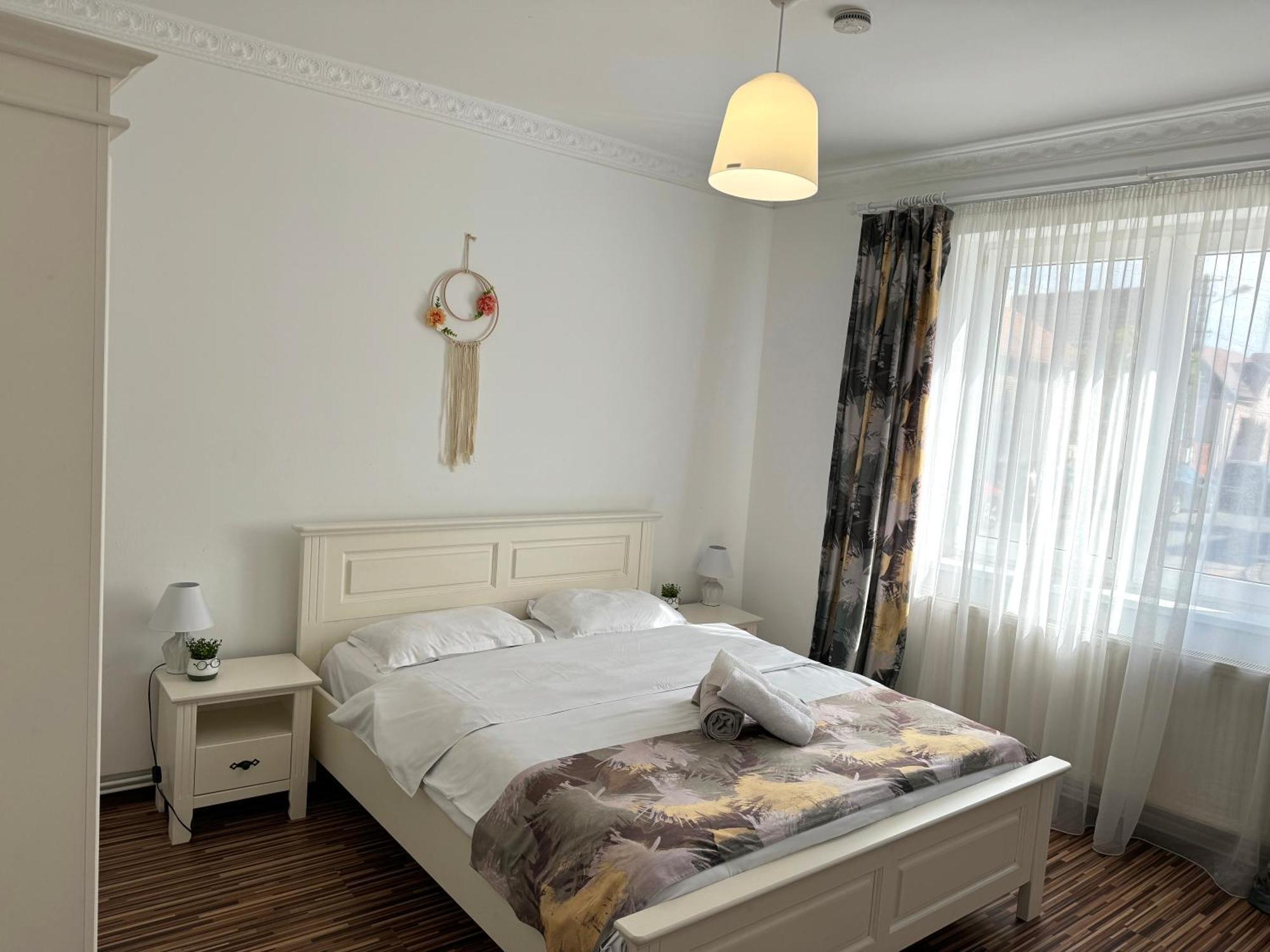 Flh - Mira Apartments Sibiu Esterno foto