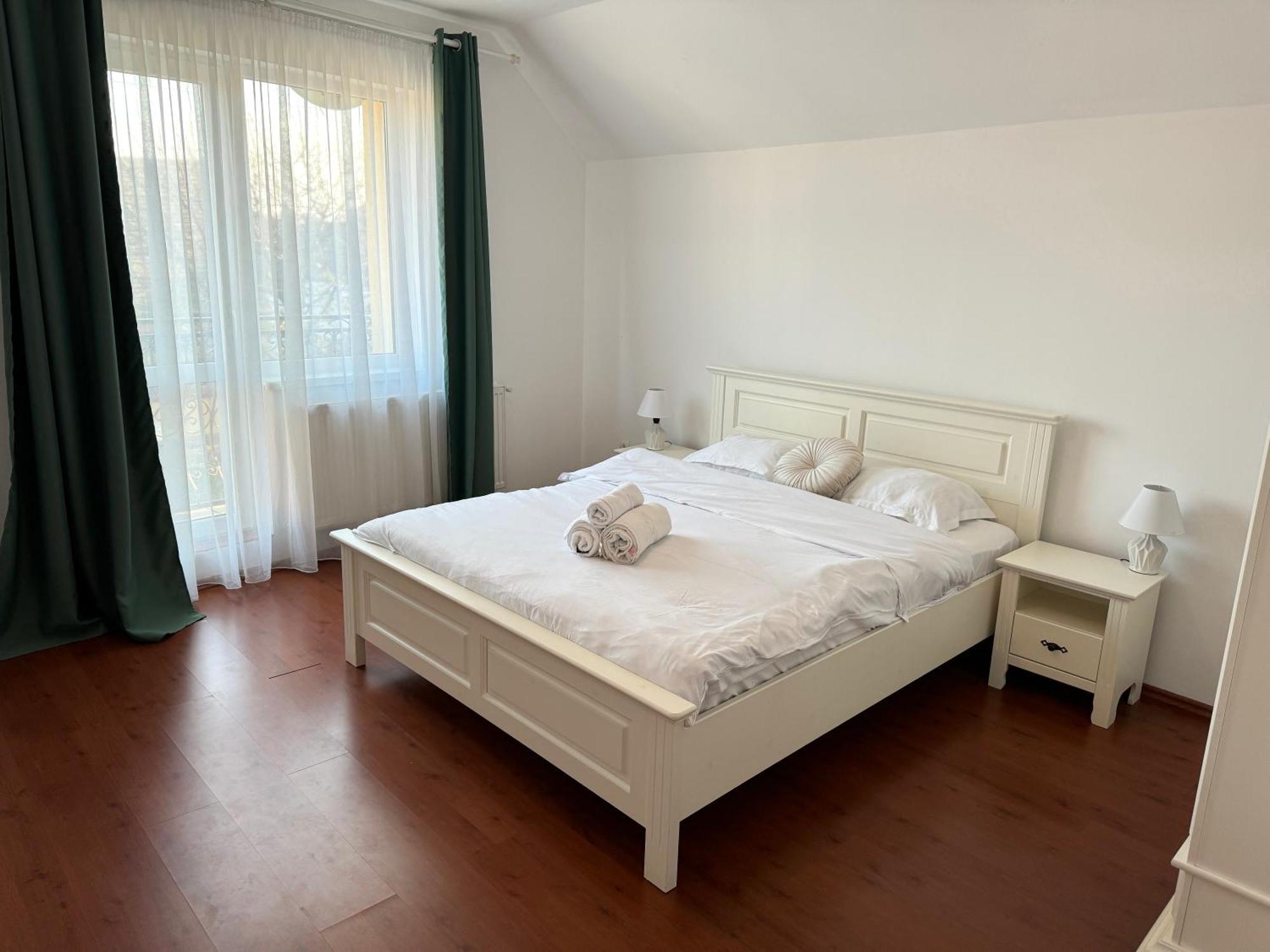 Flh - Mira Apartments Sibiu Esterno foto