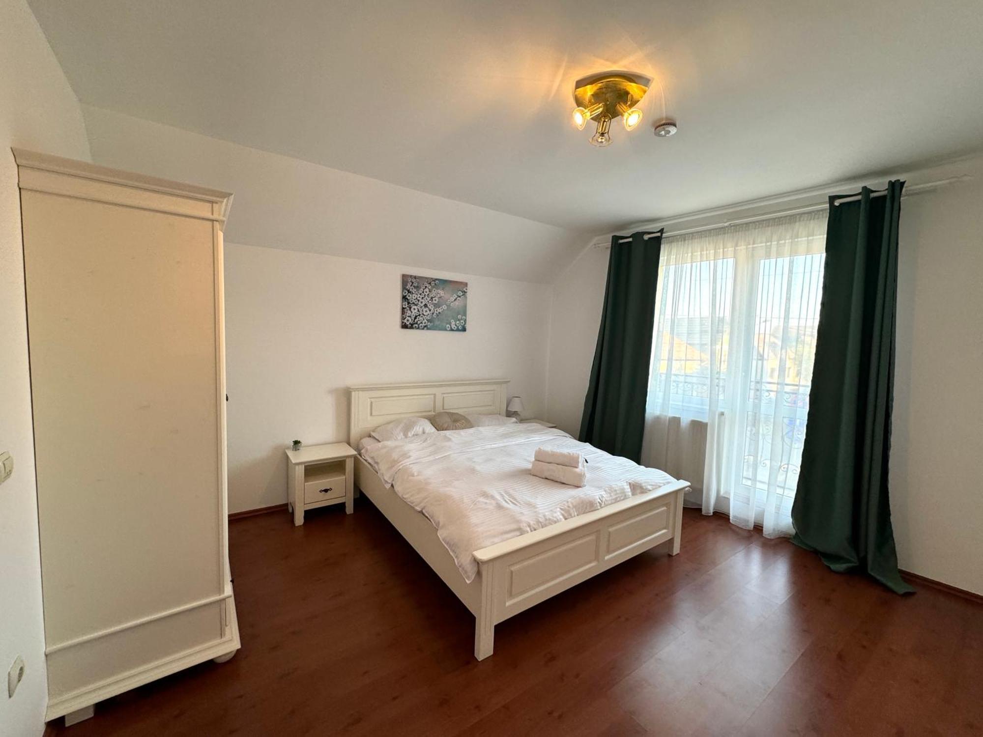 Flh - Mira Apartments Sibiu Esterno foto