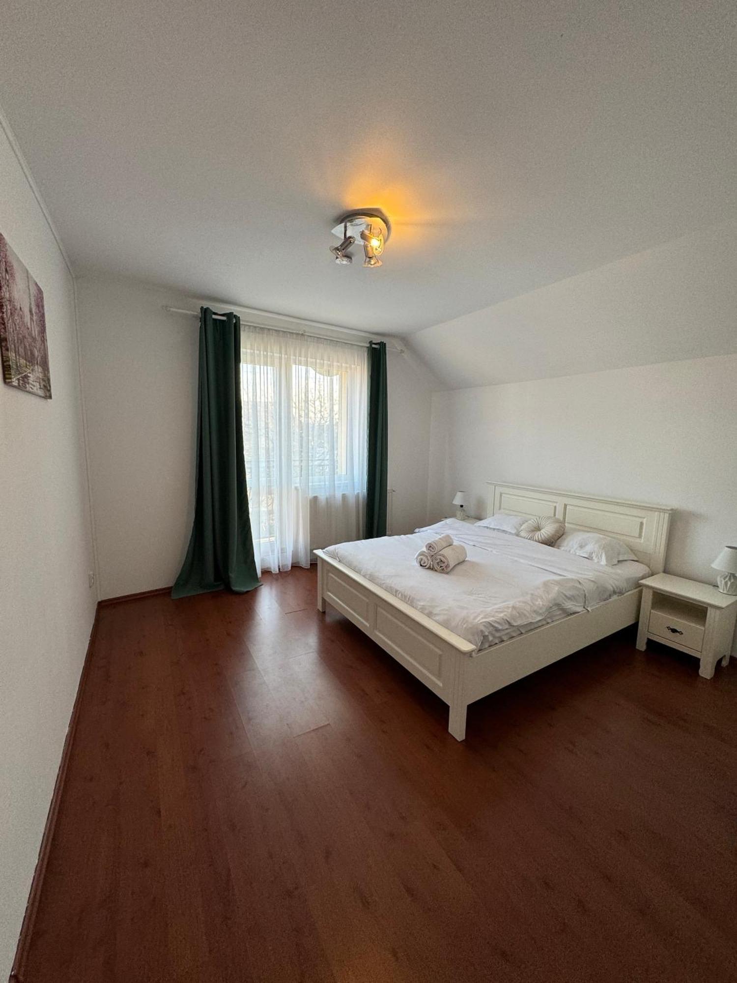 Flh - Mira Apartments Sibiu Esterno foto